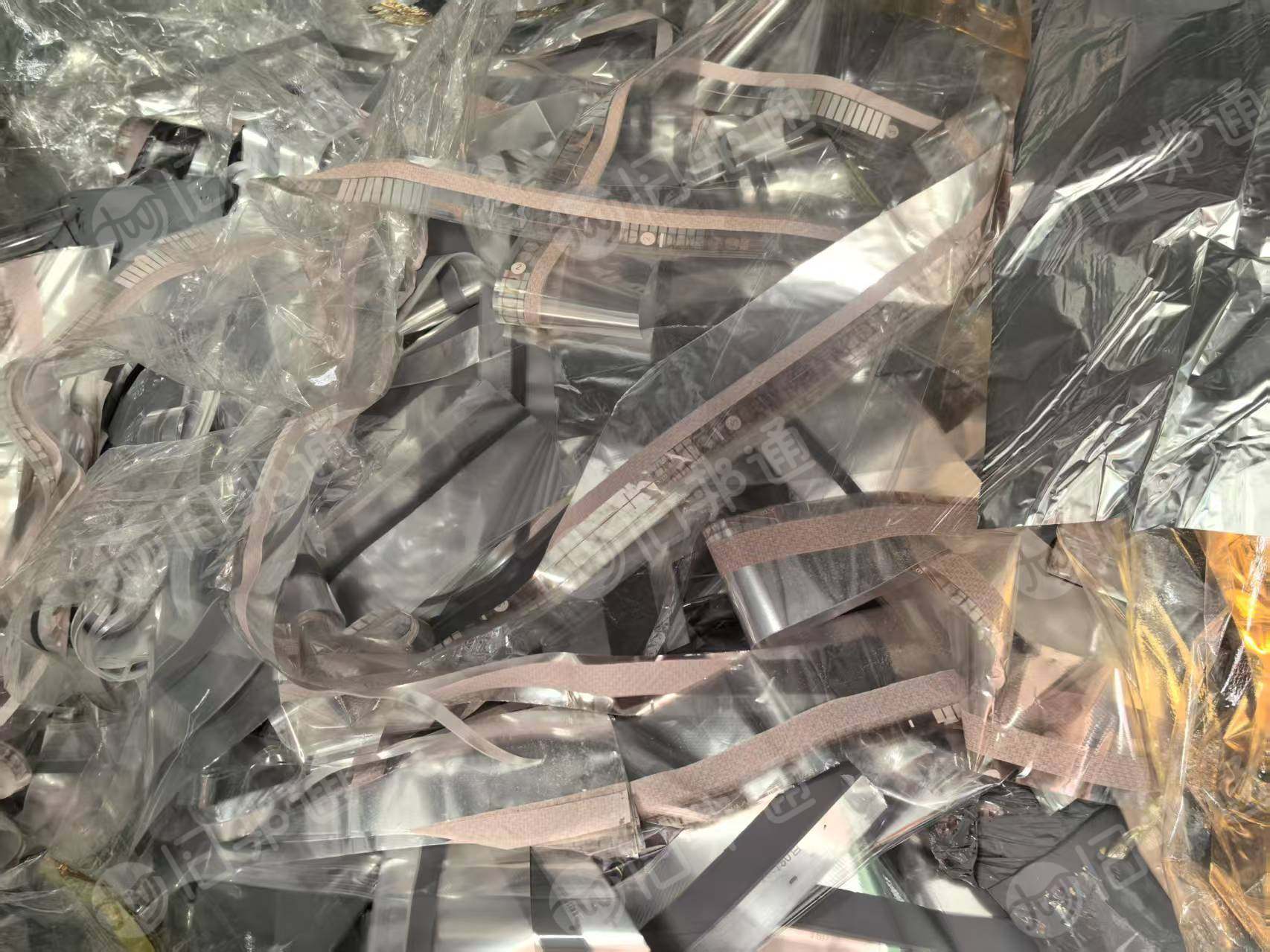 出售单层带油墨的PET边角料，现货30吨