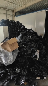 出售汽车进气管毛料,尼龙毛料,月供20吨