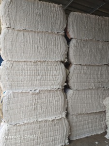 长期出售开花好的涤棉料，再生棉，化纤棉，漂白再生棉，含棉百分之五十