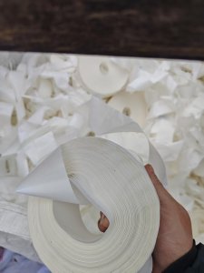 长期出售小卷白色硅油纸，吨袋装