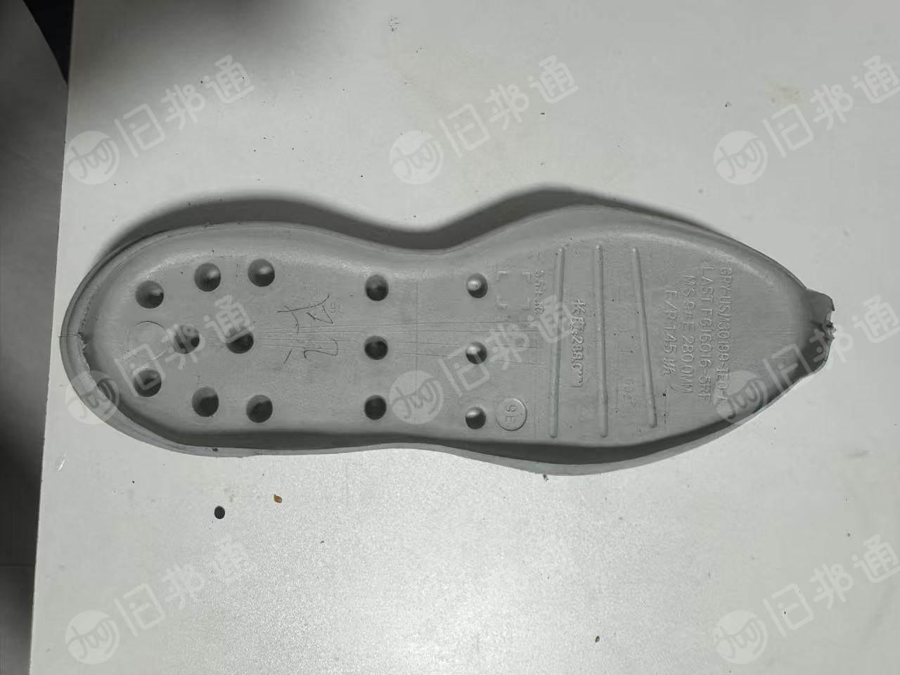 出售eva鸡爪料，eva鞋底料，现货18吨