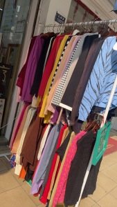 出售外贸原单毛衣尾货，毛衣，现货300多件