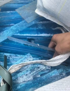 长期出售PC板材废料，PC油墨废料，PC带膜薄片废料