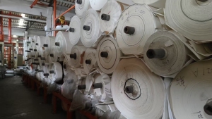 出售大卷带膜皮革纸