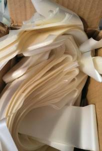 出售PP涂层膜废料，有卷筒和压包料，压包和卷筒各一半，现货七八十吨