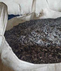 出售黑色PP空心板破碎料，干粉的