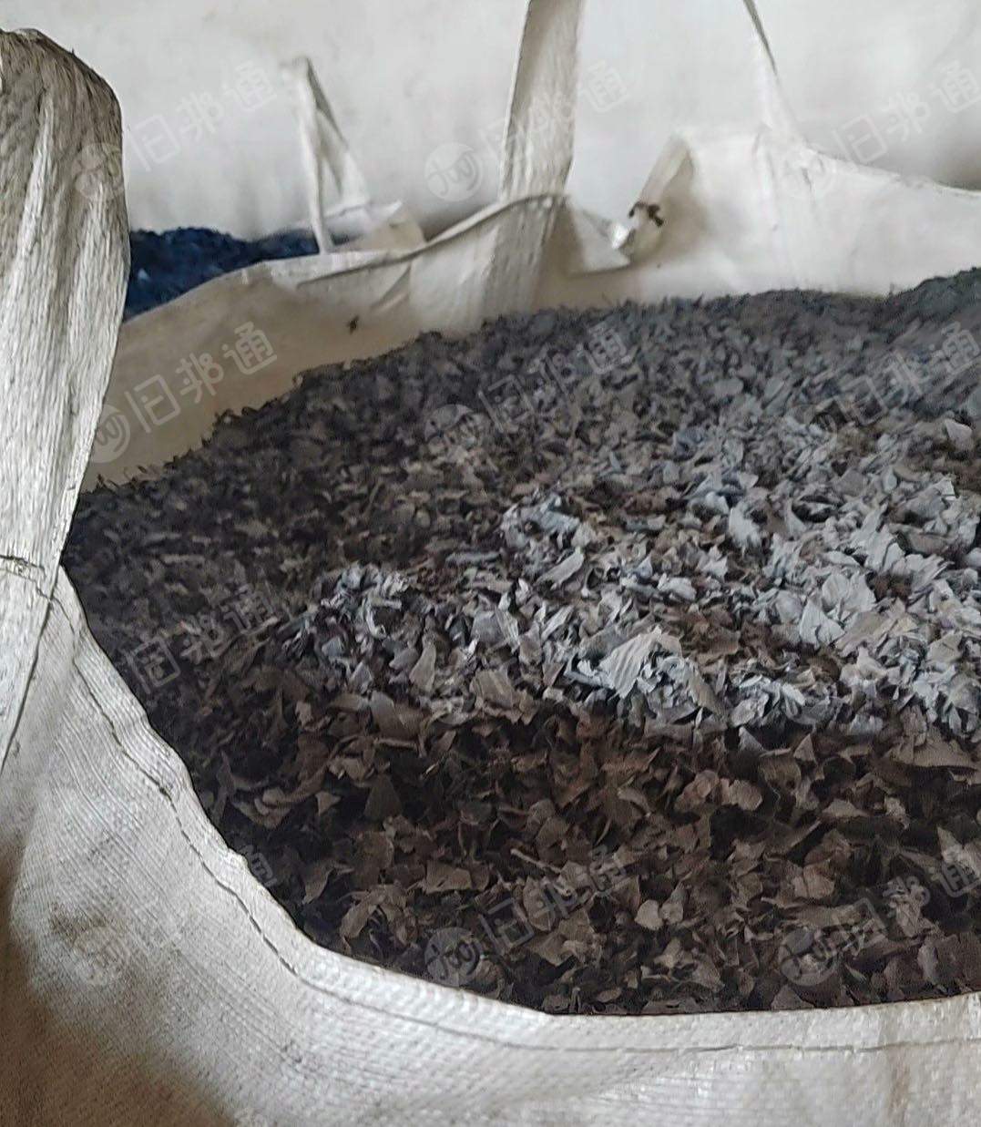 出售黑色PP空心板破碎料，干粉的