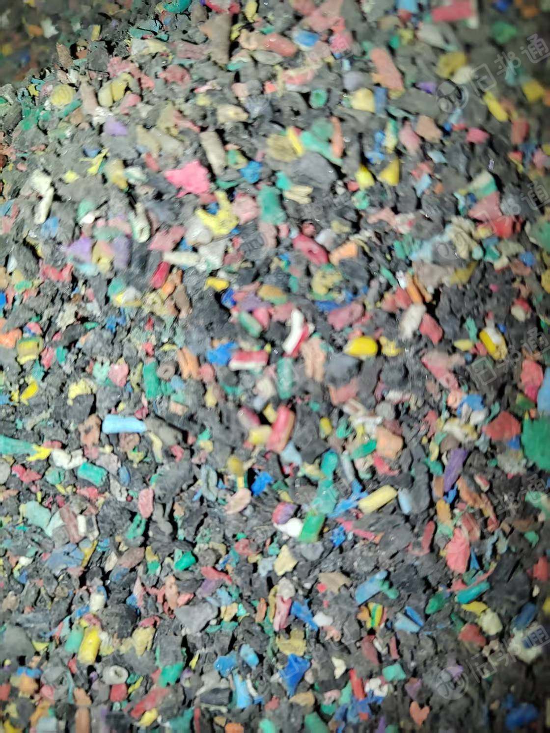 出售PVC电线皮破碎料,干粉的,现货40多吨