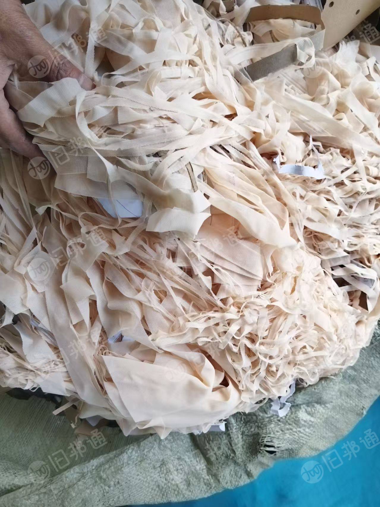 长期出售服装下脚料,涤纶废布,锦纶废布,泳衣四面弹等