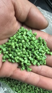 出售绿色瓶盖颗粒，过120目，现货一挂