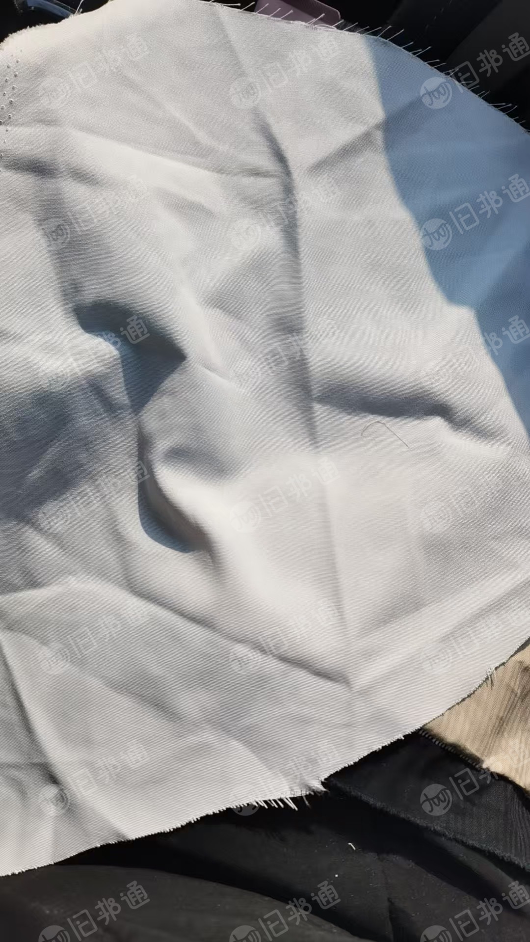长期出售白色的涤棉梭织布,涤棉废布,涤纶布,现货六七十吨