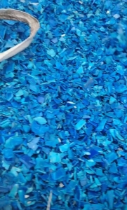 长期出售大小蓝桶破碎料