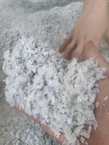 出售PET超标瓶片，现货30吨