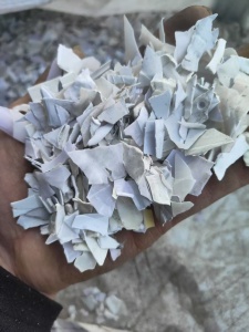 出售灯管PC破碎料，月供300吨