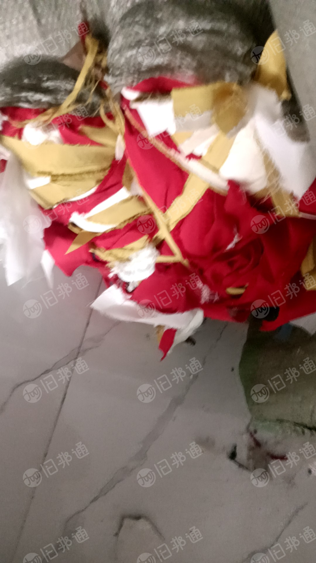 出售浅三色涤纶废布,涤纶造粒布,不含桨不带胶,现货有9.6米一车,货在浙江嘉兴