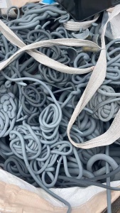 出售硬质PVC机头料，管件下来的，刨花8吨左右，机头料几十吨