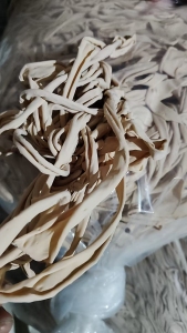 长期大量出售印染厂下来白烟四面弹的废布，厂在福建泉州