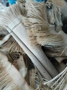 长期出售丙纶地毯料，月供60吨左右，货在山东威海