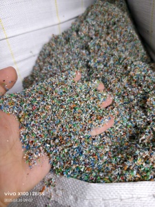 出售PE膜上漂料，破PVC网线下来的，现货十几吨