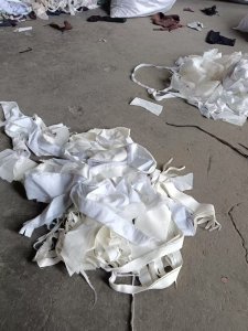 长期出售涤棉废布，80棉20涤纶。可开花用，厂在河南新乡