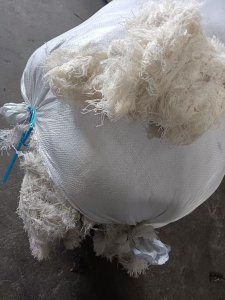 长期出售涤棉废纱，80棉20涤纶。可开花用，厂在河南新乡