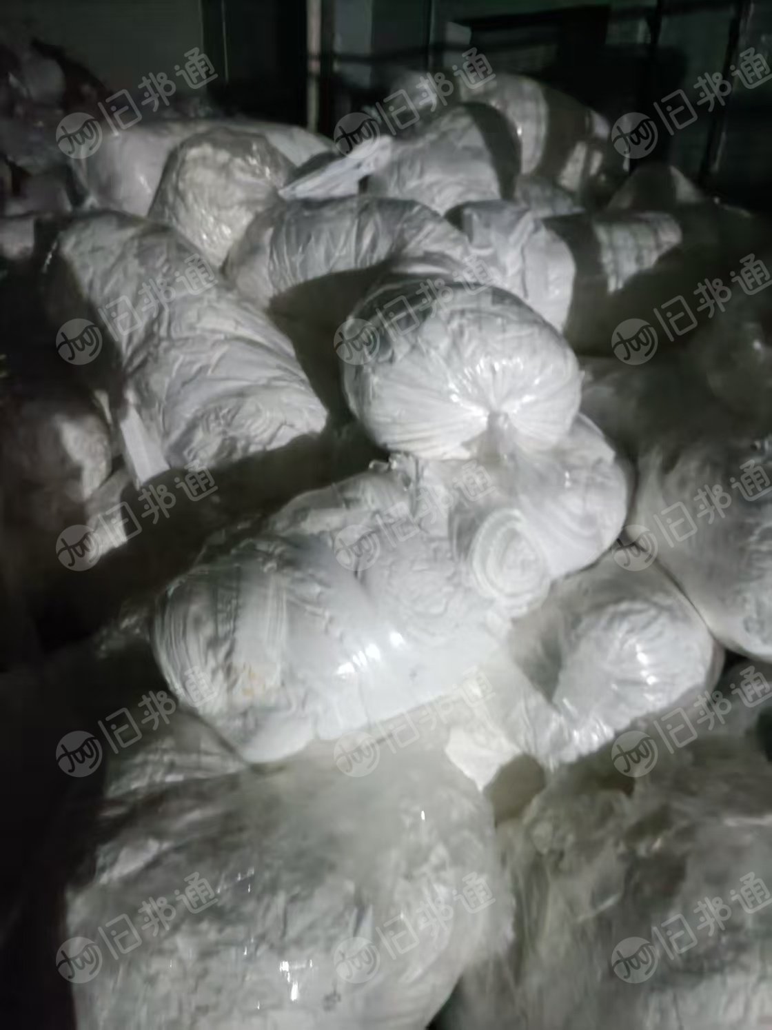 长期出售开花布，尼龙造粒布。全部都是白色的，厂在广东东莞