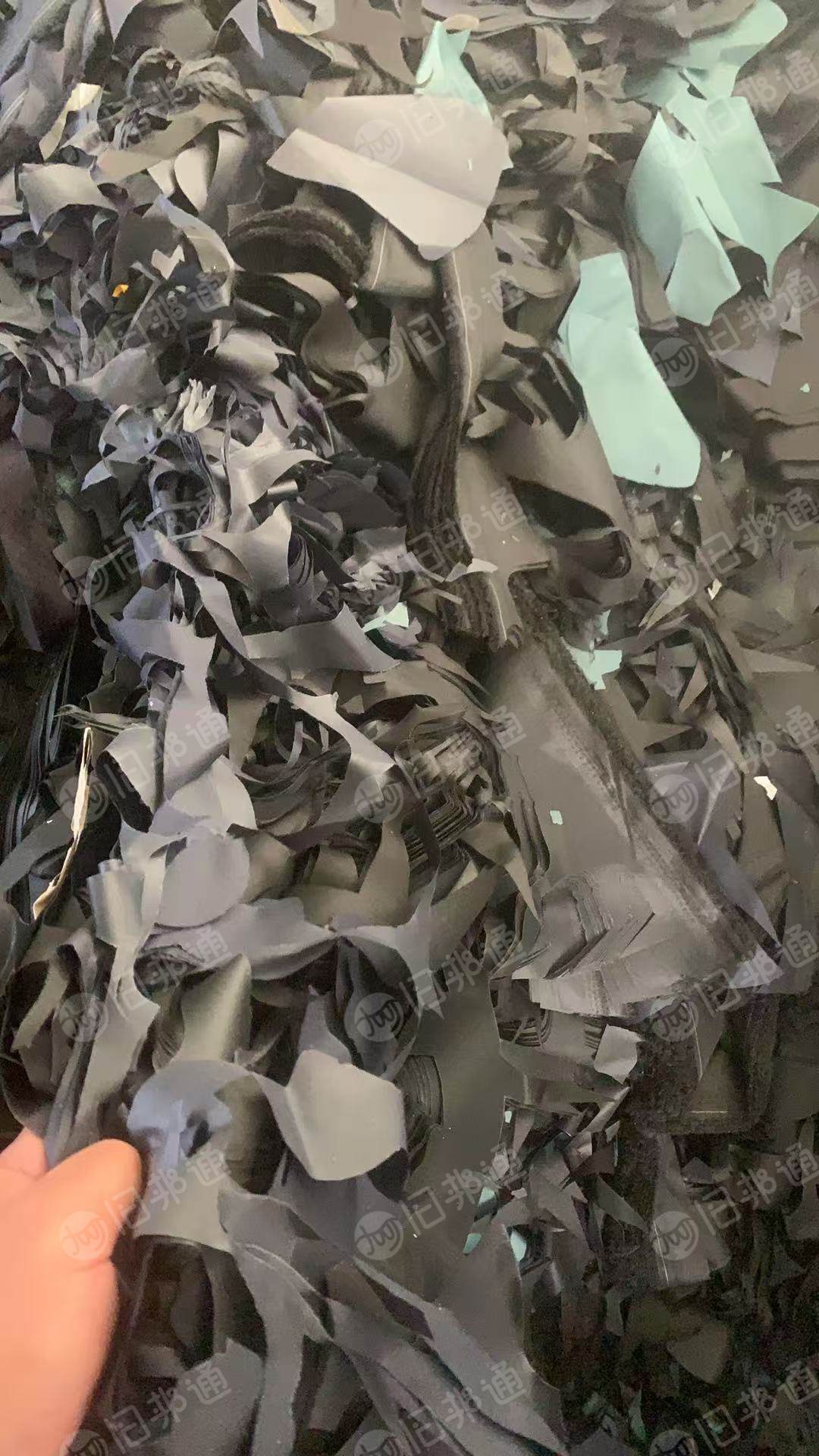 长期出售灰色,黑色的涤纶箱包布,涤纶里布,现货十几吨,月供30吨左右,灰色居多