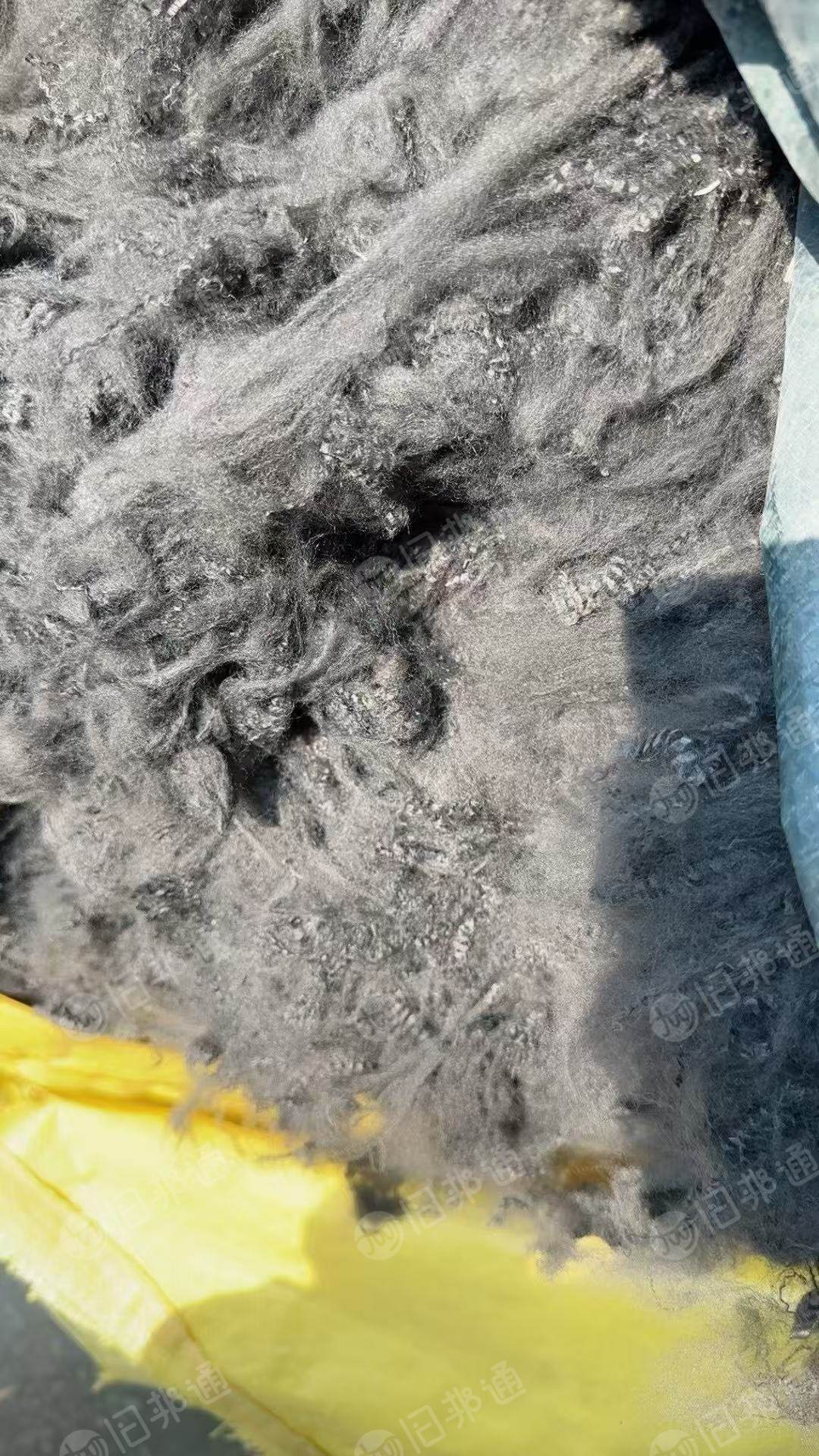 现货处理一批PE/PET短纤,都是二等品,白色30多吨,灰黑15吨左右,货在浙江嘉兴