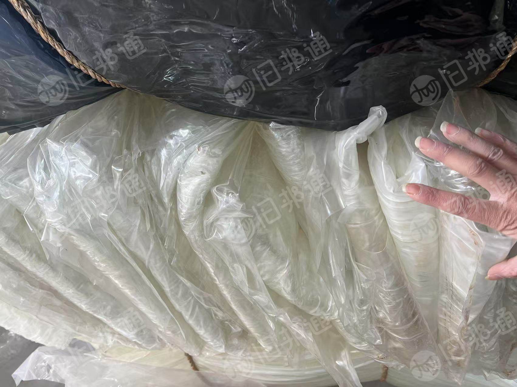 长期出售TPU车衣膜,有带胶的和无胶的,共60多吨,厂在安徽六安