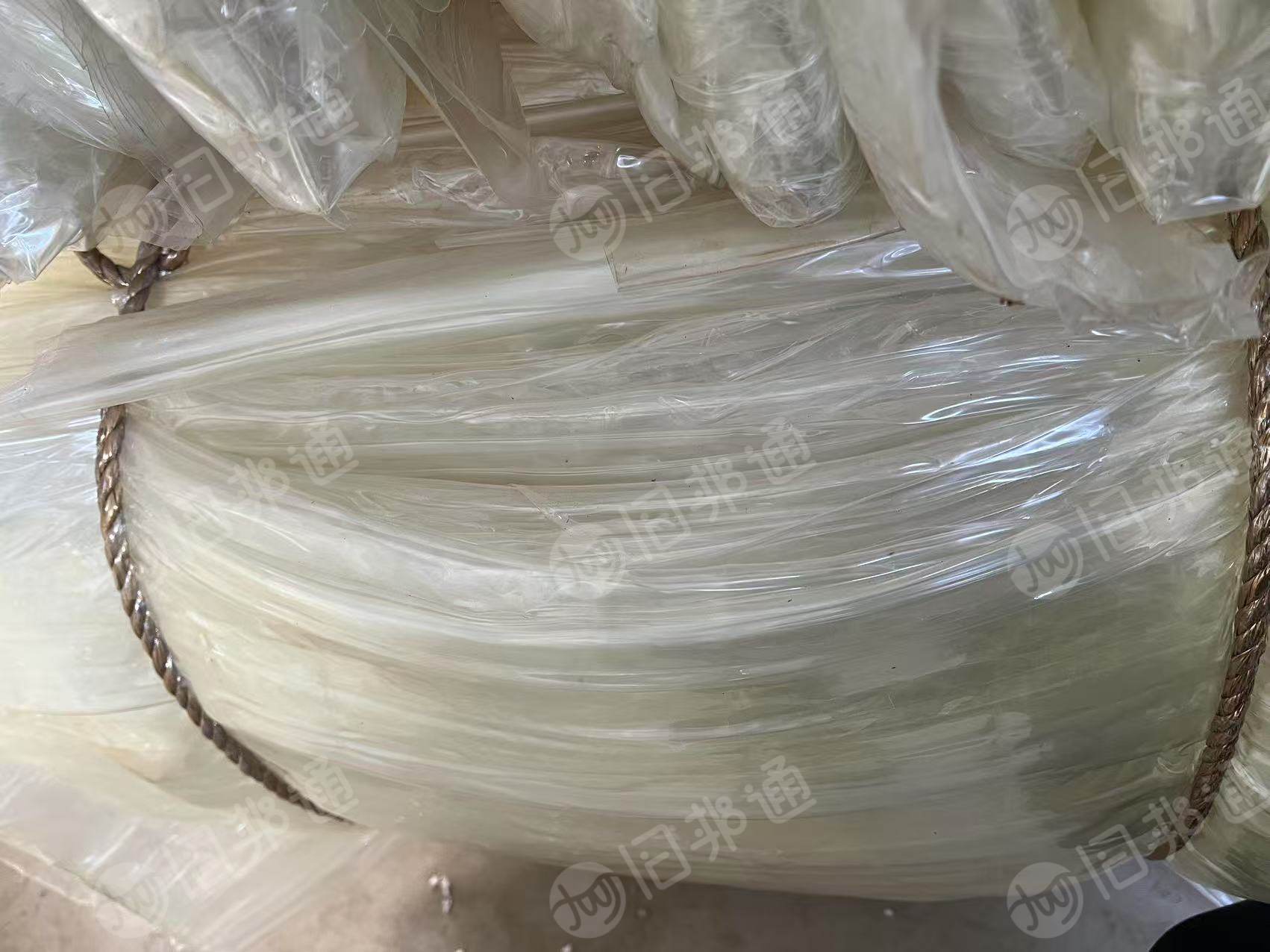 长期出售TPU车衣膜,有带胶的和无胶的,共60多吨,厂在安徽六安