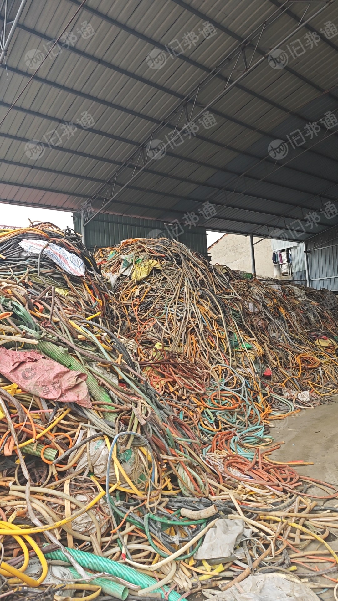 本厂常年大量出售软PVC水管.精品破碎料