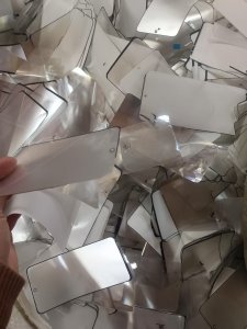 出售PET复合膜废料，有四层可分离，第一层是滑膜，黑色的胶有点不好分离，现货20吨