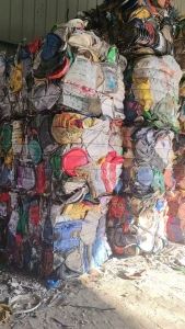 出售涂料桶压块