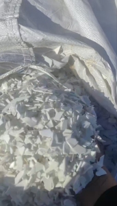 长期出售白色无字桶破碎料