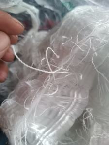 出售纺织厂下来的涤棉废丝,涤纶工业丝,中间有一跟细铁丝,现货5吨左右