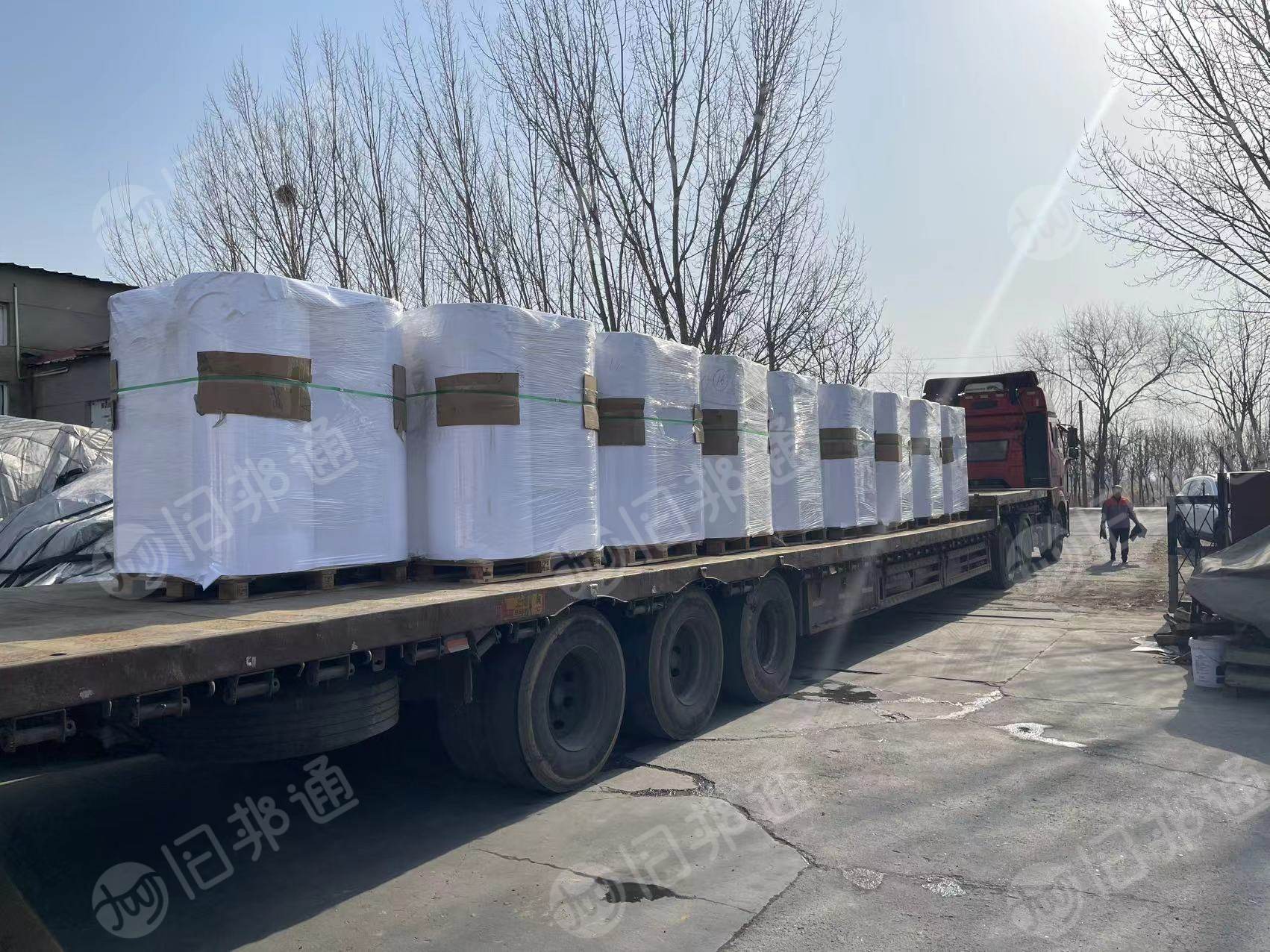 出售无膜相片纸和带膜卷筒相片纸,直径60,门幅1480