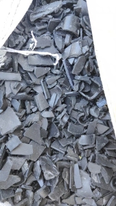 出售电动车摩配PP黑丙破碎料，除杂清洗甩干除铁，现货九米六一车