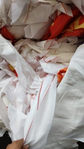 长期出售涤纶废布，春亚纺废布，涤纶边角料