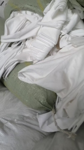 长期出售漂白的纯棉废布，纯棉边角料，现货十六七吨