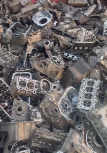 长期出售发动机拆解下来的机铝