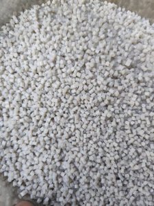 出售珍珠棉颗粒，大白二白都有，过80目网，现货十来吨