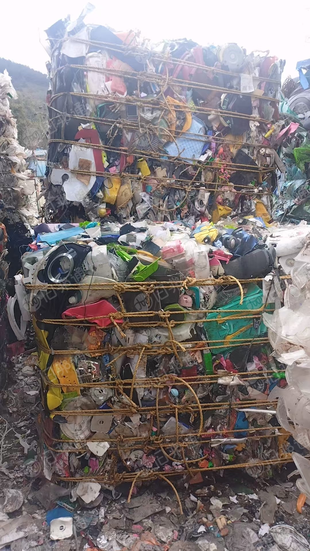 出售大小响料,混合压块,现货35吨