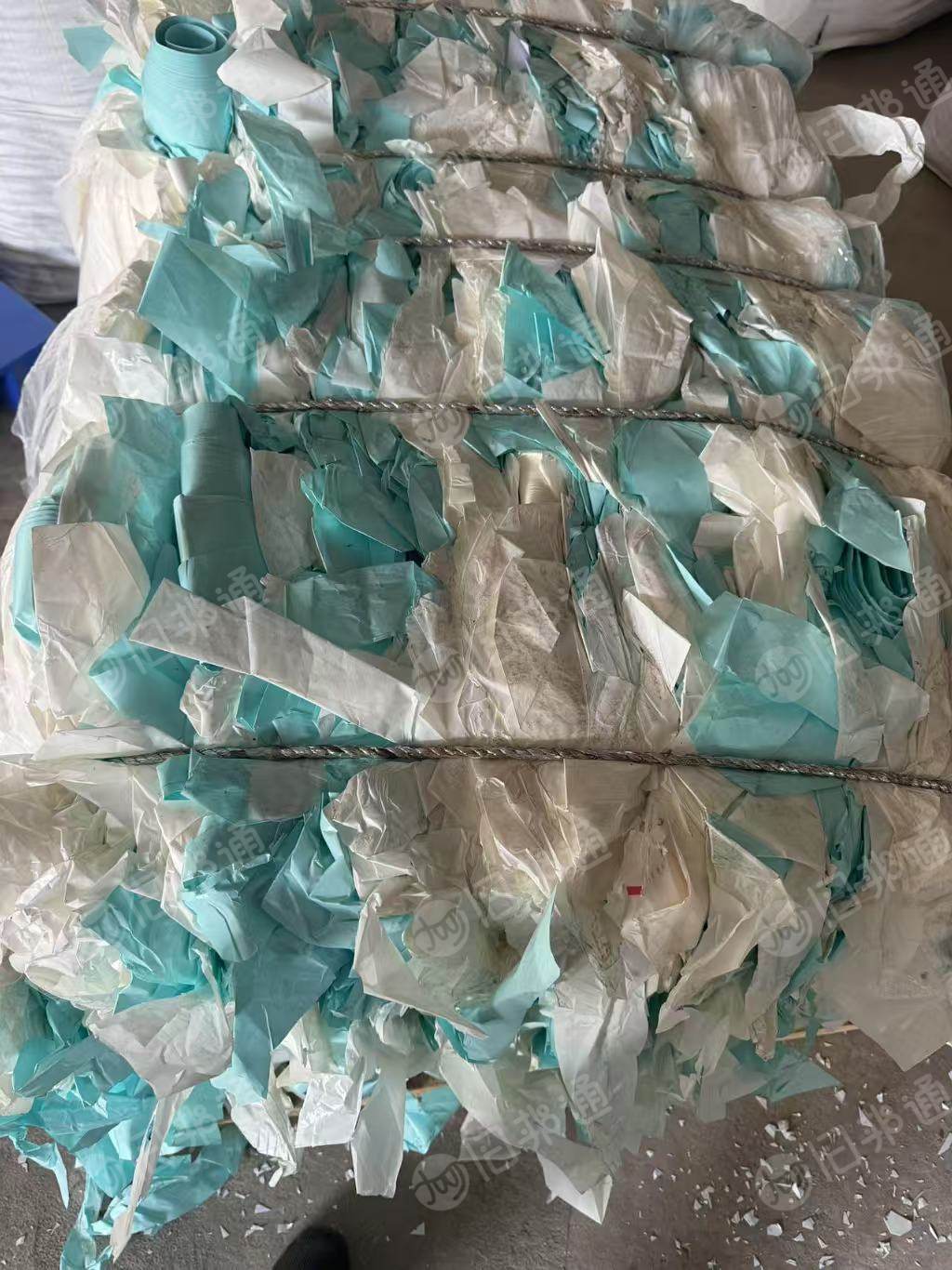 出售白纸废料,有多种材质,每种一个月各几吨