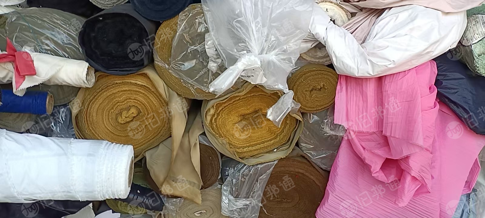 长期大量出售尼龙里布,锦纶大小卷布,碎布都有,纯尼龙里布,现货有一百多吨,货在浙江宁波
