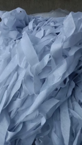 长期出售卫材厂下来的涤纶无纺布，无纺布边角料，现货20吨左右，月供30吨左右