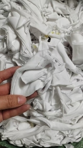 长期出售服装下脚料，什么材质都有，可以分拣卖，也可以统货卖，货在广东广州