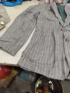 厂家出售服装厂剩下的服装尾货，断码尾货，现货有几千件，货在四川广元