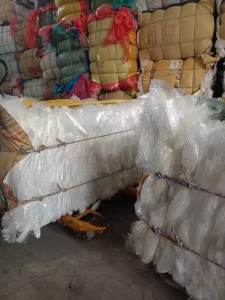 长期出售PE胶水膜废料，PE拉丝膜废料，PE电子膜废料