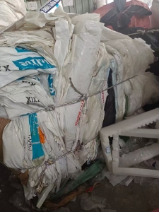 长期出售乳白袋废料，原料袋废料