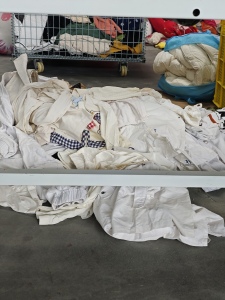 长期出售旧衣服大白，大白开花料，现货9.6米一车